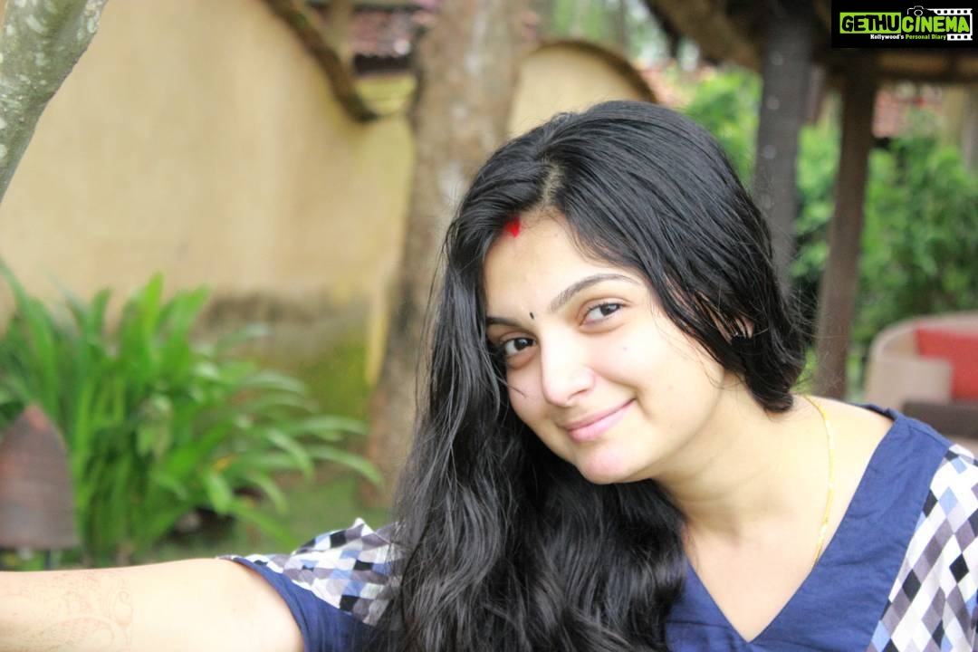 Saranya Mohan Instagram - Hello there. #goodnight #india#kerala
