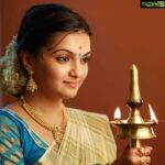 Saranya Mohan Instagram - Chingam 1: Happy new year (malayalam calender) #love#kerala #trivandrum #mallus #portraitpage #indian#instagram #instalike #saranyamohan #actress #malayalam #tamil#telugu#kannada