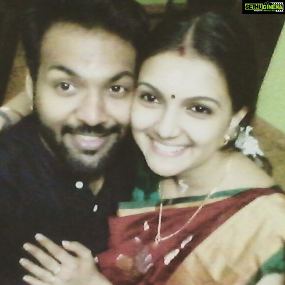 Saranya Mohan Instagram - #love#Wifey#Wife#lovelife#igers#igersindia #igr_kerala #mallu#instapic#instadaily#instahub#Saranyamohan#hubby#family#instahub #fun#me