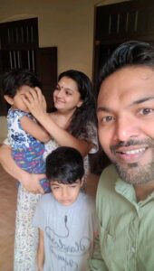 Saranya Mohan Instagram - ഒരു വ്യത്യാസവും ഇല്ല 🥲
