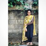 Saranya Mohan Instagram - Good afternoon❤