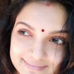 Saranya Mohan Instagram - “Breathe. Let go. And remind yourself that this very moment is the only one you know you have for sure.”❤️