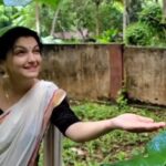Saranya Mohan Instagram – Have been longing enough to do a reel with this particular song. Such a beautiful song.
@harisankar_ks God bless you, dear brother❤️
Concept : @saranyamohanofficial
Camera, Edit and Directed by @swami_bro