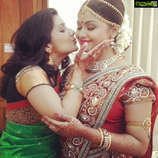 Sarayu Mohan Instagram - Happy married life babyyyy...<3