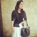 Sarayu Mohan Instagram - Waiting....