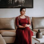 Sarayu Mohan Instagram - A perfect dress and good click combo!🥰 @akhil.aklopz clicks @merakidesigns_by_nancyabraham costume ♥️ Thalassery തലശ്ശേരി