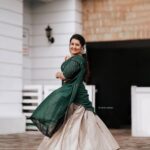 Sarayu Mohan Instagram - Re living a beautiful day♥️ @akhil.aklopz clicks @tiarabysruthynygil costume @sass_make_up_studio Kannur