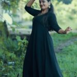 Sarayu Mohan Instagram - Because it's trending! #Trending reels#pervachaalum#tamilsong @_story_telle__r @lepapillonkochi5