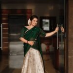 Sarayu Mohan Instagram - Re living a beautiful day♥️ @akhil.aklopz clicks @tiarabysruthynygil costume @sass_make_up_studio Kannur