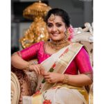 Sarayu Mohan Instagram - Let's be Bright! Clicksz: @dileep.chennaiframes shoot : @chennaiframes 📸: @sonyalphain Video : @sugunan.jr_ Mua : @sass_make_up_studio Grading: @jibin_appoos_apz Costume : @ashcreationz Ornaments :@parakkat_jewels Location : @parakkatnatureresortmunnar @chennaiframes @paulson.chennaiframes @arun_vizwam @vineeshfoliomania @jibin_appoos_apz Parakkat Nature Resorts