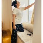 Sarayu Mohan Instagram - Gudmrng! Comfy pyjamas and a cup of tea! Happiness😀 Wearing such comfortable tee and pyjamas from @pink_pomp_store The Central Residency