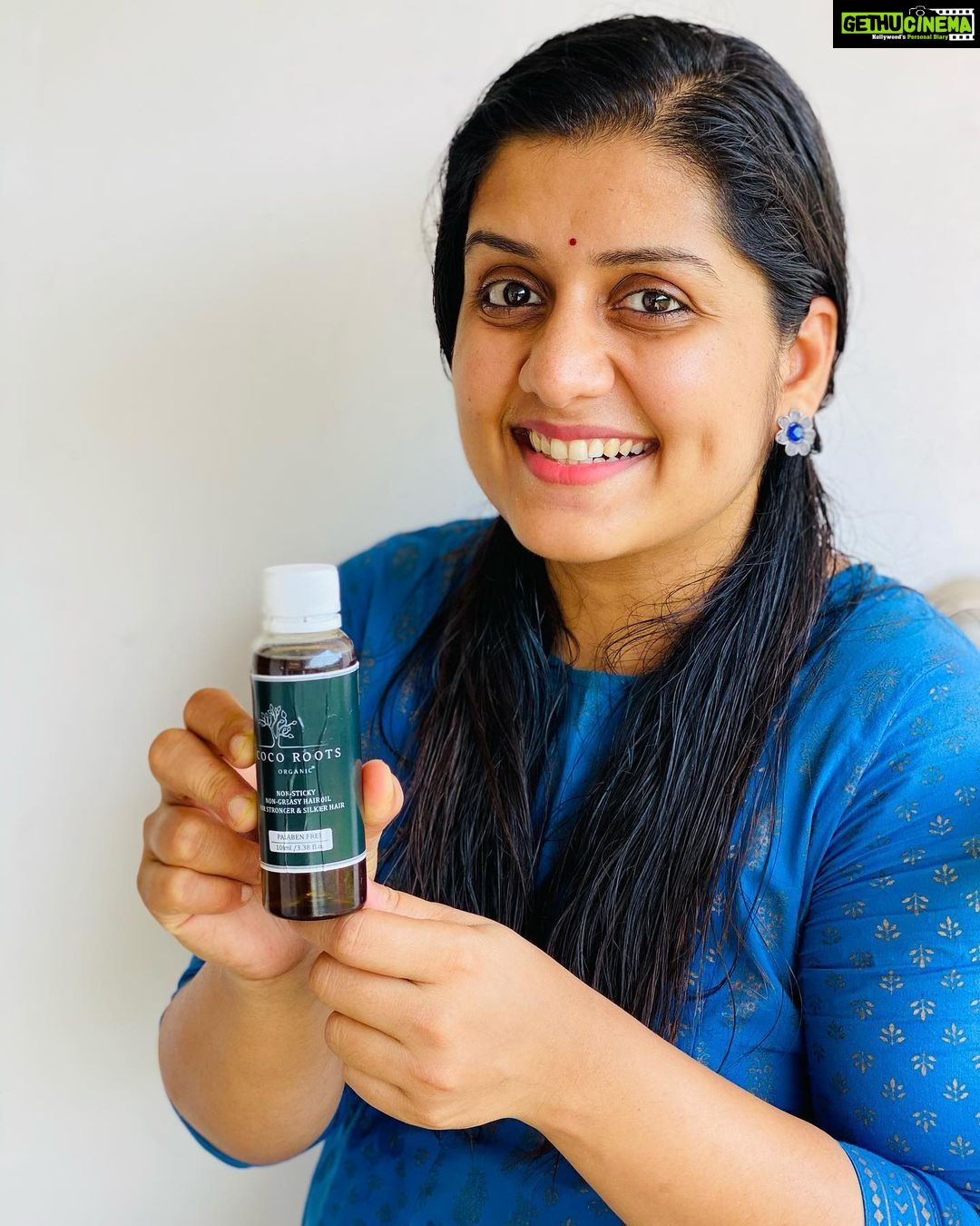 Sarayu Mohan Instagram - Pamper yourself with @cocorootsorganic ❤️ Consists of rich and natural ingredients which deeply nourishes hair follicles... Being at home,started a new routine with @cocorootsorganic and already loving this product...as I like that aroma of pure coconut oil and other natural ingredients I don’t use shampoo,and love to leave the oil with that cooling effect whole day😍 Checkout @cocorootsorganic for more Thank u @cocorootsorganic for this bottle of purity ❤️ Earring @classic_by_anu