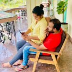 Sarayu Mohan Instagram - ഇന്ന് രണ്ടിലൊന്ന് അറിഞ്ഞിട്ട് തന്നെ ഉള്ളൂ 🤪 Cliff Stories