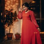 Sarayu Mohan Instagram - More red and lights, bcz it Xmas♥️ @_story_telle__r clicks @_arya_jithins_makeover @wool_gatheringdesign 🥰 Thanks to @kudilkochi Kudil Kochi