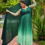 Sarayu Mohan Instagram - More pacha! @arif_ak_photography @meeramax_makeupartist @anuthreadsbridalstudio Nihara Resort and Spa