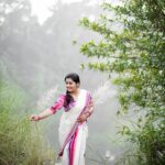 Sarayu Mohan Instagram - Gudmrng♥️ @anokhi_traditional set mund @amalshajiphotography click Pazhoor Perumthrikkovil