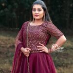 Sarayu Mohan Instagram - Just be happy♥️ @manumulanthuruthyphotography @diva_womensclothingstore @sethus_glam_stories_