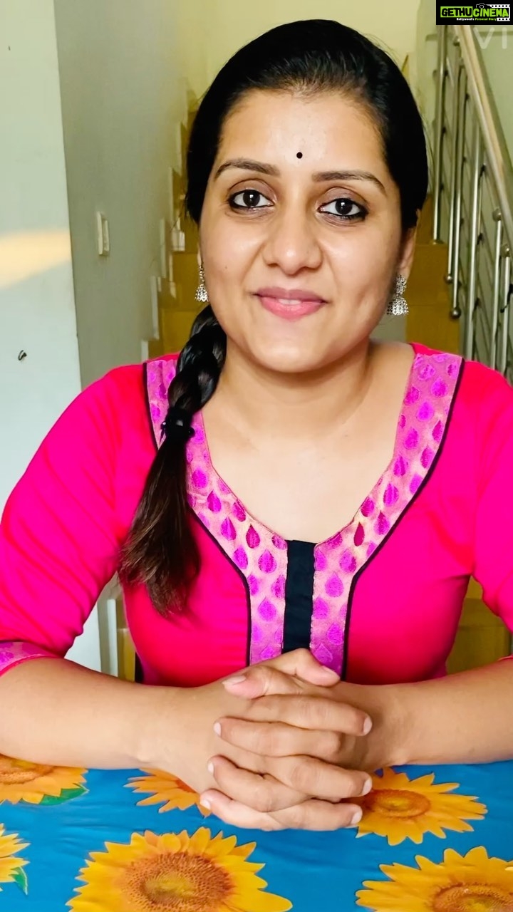 Sarayu Mohan Instagram - @herbalytouch The Daily Facial Pack and the 100% Herbal Bleach is a combo that will instantly fight acne breakouts and leave you with glowing skin! ✅Do facial in just 15 mins ✅You can do 7 facials with just 1 packet ✅Includes 100% Herbal Bleach, a natural & preservative - free alternative