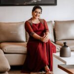 Sarayu Mohan Instagram - A perfect dress and good click combo!🥰 @akhil.aklopz clicks @merakidesigns_by_nancyabraham costume ♥️ Thalassery തലശ്ശേരി