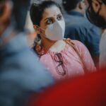 Sarayu Mohan Instagram - New gathering scenes!♥️ Mask mugyam sir!!! @akhil_po clicks @lepapillonkochi5 frock Edapally