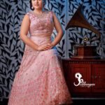 Sarayu Mohan Instagram - Pink stories Costume @glowthedesignerhub Click @nithin_dartz Mua @jishhmayam