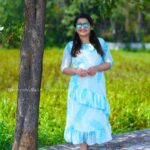 Sarayu Mohan Instagram - Tree, shades and a comfy dress! Style and shoot in summer Wearing favourite @lepapillonkochi5 Clicks @hareeshplamackal ♥️ Kureekkad