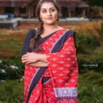 Sarayu Mohan Instagram - Cotton Saree, jumka ♥️ @atmasignature saree @wholesaleshopee jumka @manumulanthuruthyphotography click sethu makeup Chottanikkara, India