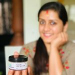 Sarayu Mohan Instagram - ഒരു സ്ത്രീയുടെ ഒറ്റയാൾ പോരാട്ടം ! നല്ലത് കണ്ടെത്തുകയും അത്ര ശ്രദ്ധയോടെ ഉണ്ടാക്കിയെടുക്കുകയും ചെയ്ത് ,അത് നാലാളിലേക്ക് എത്തണം എന്ന് ആഗ്രഹിക്കുകയും ചെയ്യുന്ന ഒരു സ്ത്രീയുടെ പ്രയത്നമാണ് @herbasence സ്വന്തം കുഞ്ഞിന് കിട്ടുന്ന ശ്രദ്ധയും കരുതലും ഉള്ള products മറ്റ് കുഞ്ഞുങ്ങൾക്കും കിട്ടണം എന്ന് ഒരു സ്ത്രീ ആഗ്രഹിക്കുന്നത് എന്ത് മനോഹരമായ കാര്യമാണ് ❤️ ഉപയോഗിച്ച് ,ഉറപ്പ് വരുത്തിയത് കൊണ്ട് ധൈര്യപൂർവം പങ്കുവെക്കുന്നു ... നേരിട്ട് contact ചെയ്ത് ,കൃത്യമായി അറിഞ്ഞോളൂ @herbasence @b4babies_products