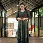 Sarayu Mohan Instagram - Gudmrng! How about a traditional look and ethinic wear! @byhand.in u stole my heart ♥️ Clicked by dearest @_story_telle__r ♥️ Chottanikkara, India