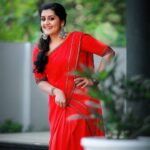 Sarayu Mohan Instagram – ചെമ്പരത്തി 🥰♥️
@jilappi
@venidilimon
@mehndi_ladies_collections Alleppey