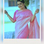 Sarayu Mohan Instagram - Girl in me missed pink and woman in me won't miss any chance to meet her love-saree!♥️ Beautiful saree from @naksha._.online Mua @meeramax_makeupartist @aju_bhuvanendran Thanks to @meeramax_academy Palarivattom