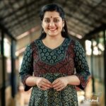 Sarayu Mohan Instagram – Gudmrng!
How about a traditional look and ethinic wear!
@byhand.in u stole my heart ♥️

Clicked by dearest @_story_telle__r ♥️ Chottanikkara, India