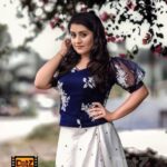 Sarayu Mohan Instagram - That happy girl💙 @signature_by_amal click @chakitha_designs costume @bheeshma_makeup @dotz.productions production Chengannur