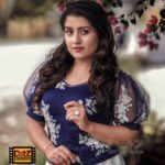 Sarayu Mohan Instagram - That happy girl💙 @signature_by_amal click @chakitha_designs costume @bheeshma_makeup @dotz.productions production Chengannur