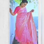 Sarayu Mohan Instagram - Girl in me missed pink and woman in me won't miss any chance to meet her love-saree!♥️ Beautiful saree from @naksha._.online Mua @meeramax_makeupartist @aju_bhuvanendran Thanks to @meeramax_academy Palarivattom