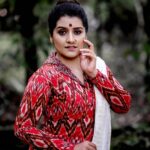 Sarayu Mohan Instagram – വെണ്മയിൻ വർണങ്ങൾ!

Click:@appukrishphotography
Costume, styling and MUA :@abilashchicku 
Location:@cherpulassery
Thanks to:@kurumappally Cherpulassery