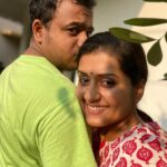 Sarayu Mohan Instagram – Lock down it is!
The happy one and the fed up one🤣♥️
Stay home#