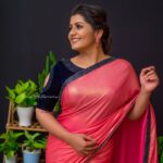 Sarayu Mohan Instagram - Saree love# Thank for this beautiful gift @garggyboutique... Click @ajmal_photography_ Mua:ashna Saree#love#malayali#actress#