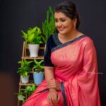 Sarayu Mohan Instagram - Saree love# Thank for this beautiful gift @garggyboutique... Click @ajmal_photography_ Mua:ashna Saree#love#malayali#actress#