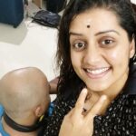 Sarayu Mohan Instagram – And here is my quarantine motta!
ഒടുവിൽ എൻ്റെ മുന്നിൽ തല കുനിച്ചു!
പിന്നെ ഒന്നും നോക്കിയില്ല… ചില്ലറ പണി അല്ലാട്ടോ ഇത് !
#quarantine#headshave#done right#