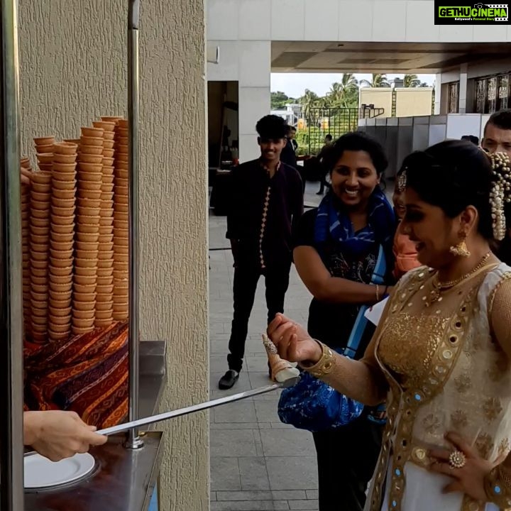 Sarayu Mohan Instagram - മ്മുനെ പറ്റിച്ചു😕 Grand Hyatt Kochi Bolgatty