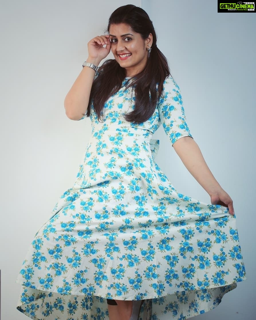 Sarayu Mohan Instagram - When u steal unedited picz from photographer @ann_digital_media_concepts_ am the sorry aliya...couldn't stop myself 😁 @remya_akhilesh @chakitha_designs costumes Always there to help ♥️♥️
