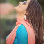Sarayu Mohan Instagram - @chakitha_designs, @ann_digital_media_concepts_ Somebody called from top floor, got a click, not a clue Heera Waters