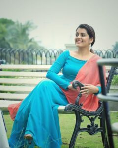 Sarayu Mohan Instagram - @ann_digital_media_concepts_  click
@chakitha_designs costume 
A casual eve click