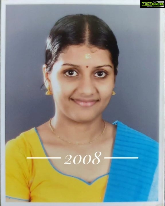Sarayu Mohan Instagram - മാറ്റമില്ലാത്തത് മാറ്റങ്ങൾക്ക് മാത്രം 😋 ഒരു തിരിഞ്ഞ് നോട്ടം 😊