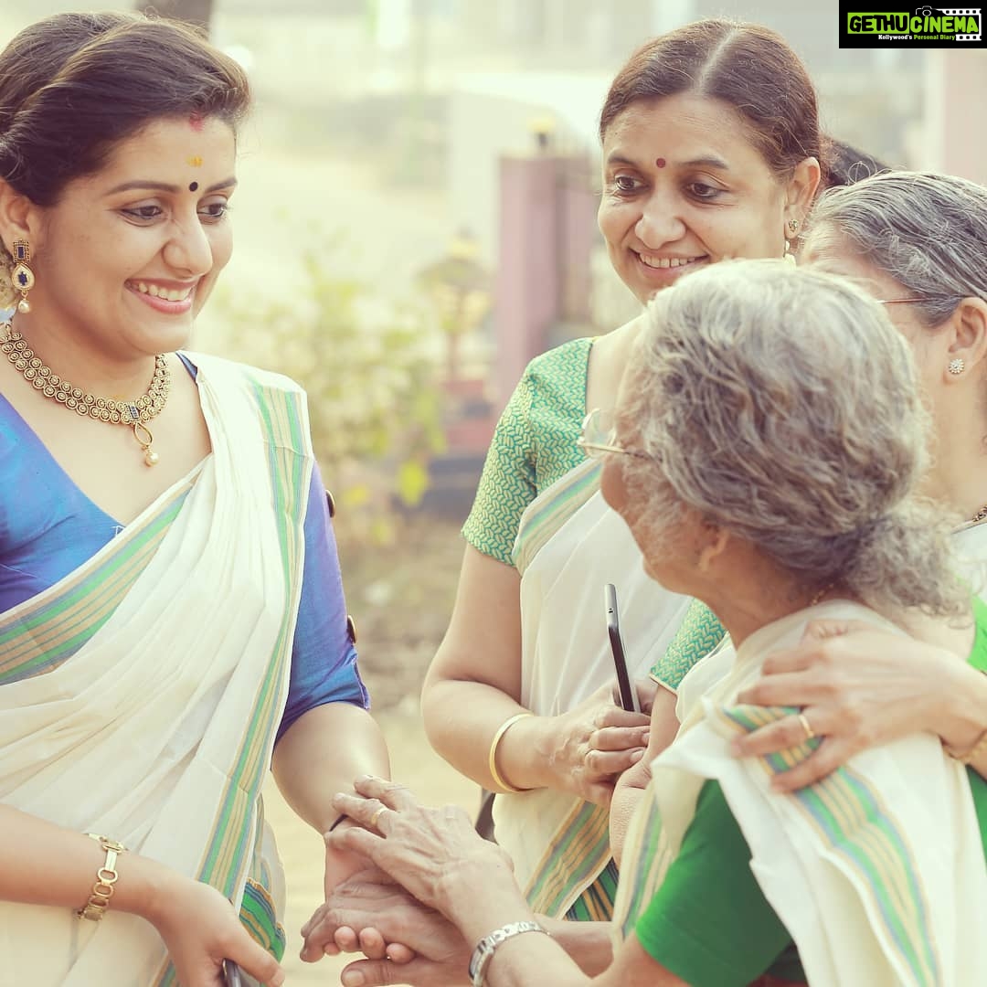 Sarayu Mohan Instagram - ഇത്തിരി കൊച്ചു വർത്തമാനം❤