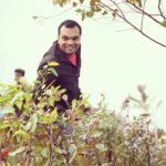 Sarayu Mohan Instagram – ചറപറ ഫോട്ടം ഇടണത് അധികവും ഈ മനുഷ്യന്റെ ക്ലിക്കുകൾ ആണ്….#@abhilashneelakandan 
Photographers, സുഹൃത്തുക്കൾ ഒരുപാട് ഉണ്ടെങ്കിലും പേർസണൽ ലൈഫിൽ അധികവും യാത്ര ചെയ്തിട്ടുള്ളത് അഭിയുടെ കൂടെ ആണ്… സനൽ സുല്ലിടുന്ന പലയിടത്തും ഞങ്ങൾ കാറും ക്യാമറയും ആയി ഇറങ്ങും… sarayu’s sachet of stories ന്റെ അധികം എപ്പിസോഡ്‌സും shoot ചെയ്ത് തന്നത് അഭി ആണ്… സിനിമ, മോഡലിങ്‌ ഷൂട്ടുകളുടെ തിരക്കിടിനിടയിലും അഭി ഇതിനും സമയം കണ്ടെത്തി…
ഒരു പാതിരാത്രി ബണ്ട് റോഡിലെ പാലത്തിന് മുകളിൽ ഞങ്ങൾ നക്ഷത്രം നോക്കി നിൽക്കുമ്പോഴാണ് youtube channel എന്ന ഐഡിയ തന്നെ വന്നത്.. ഈ ഫോട്ടോസ് ഒക്കെ ആരെടുക്കുന്നു എന്ന ചോദ്യങ്ങൾക്കുള്ള ഉത്തരമായാണ് അഭിയെ പരിചയപ്പെടുത്തിയത്…. I really owe you, man!love 😘😘