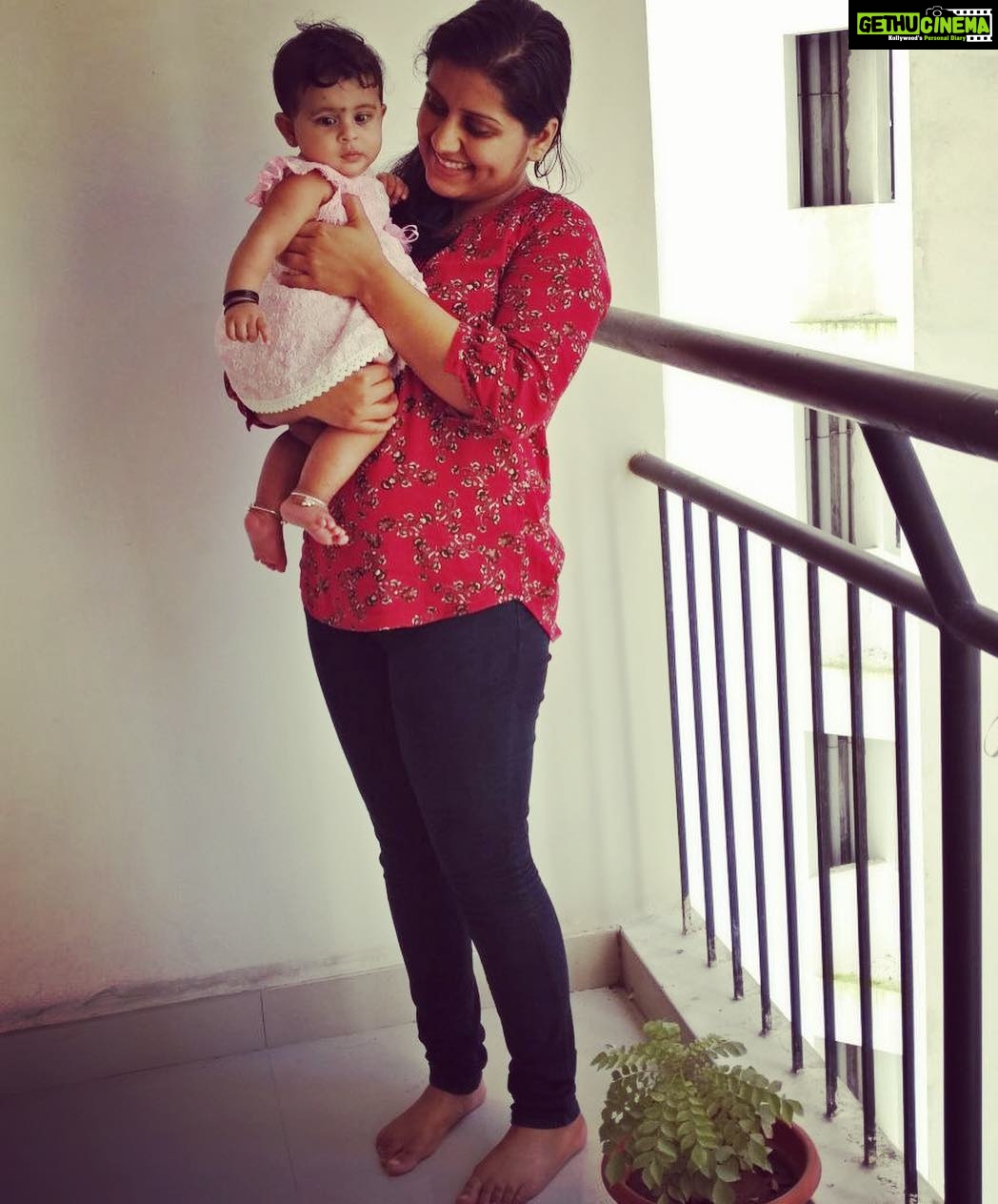 Sarayu Mohan Instagram - Butterfly in my balcony 😍😘