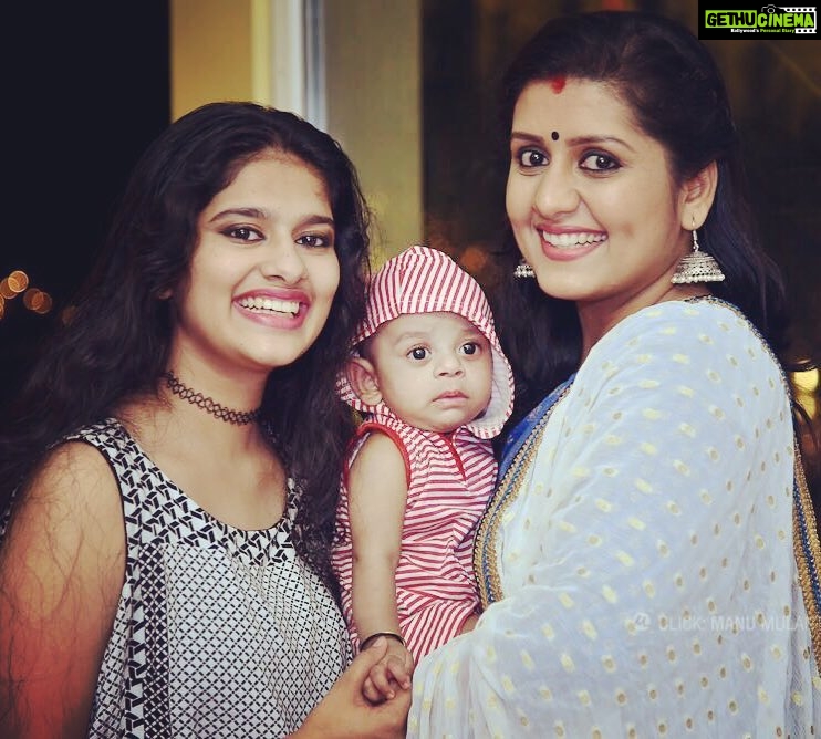 Sarayu Mohan Instagram - #Baby Nayanthara#lill brother#lill friends#😍