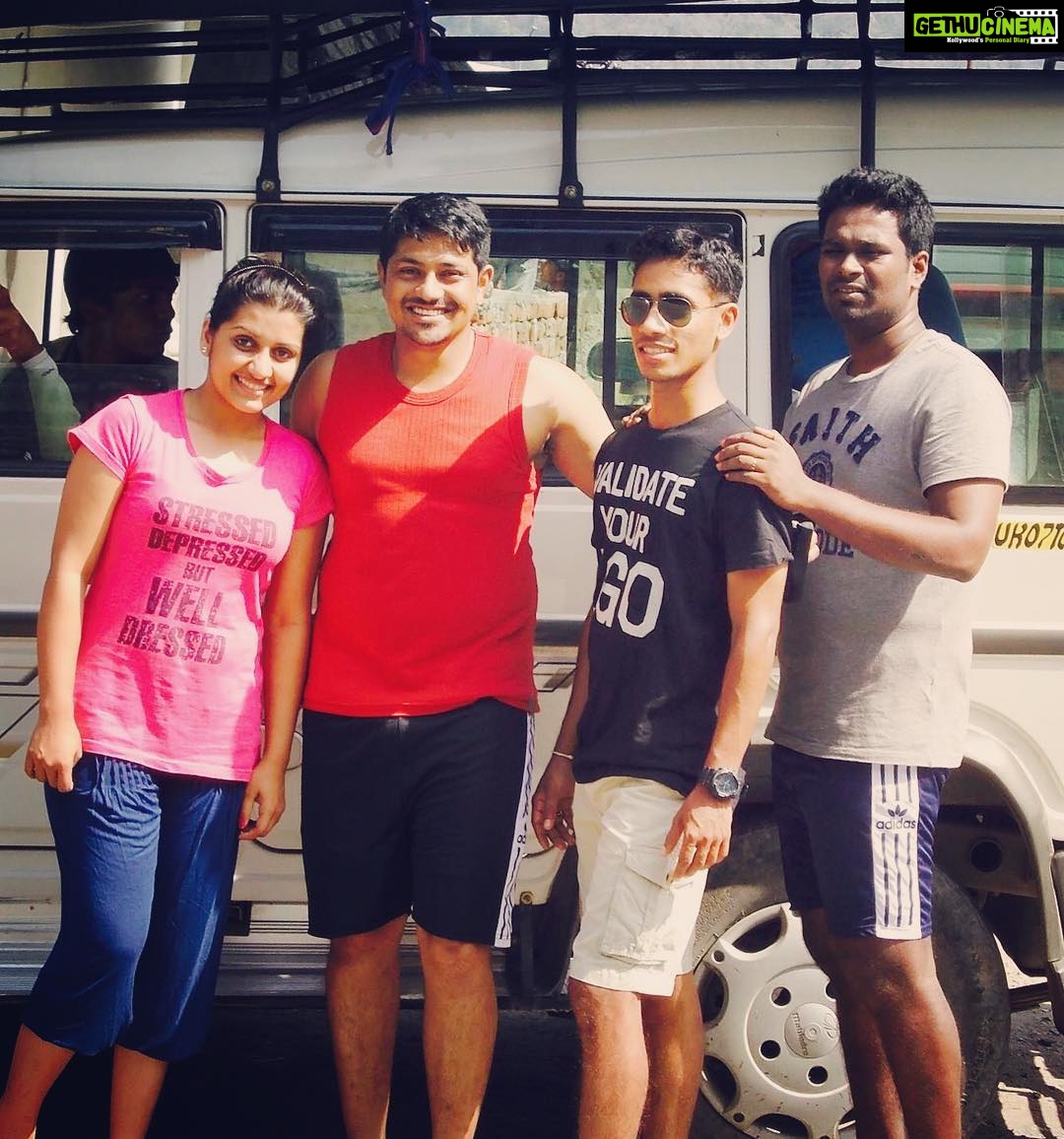 Sarayu Mohan Instagram - #Friends#missing scenes#trip# Haridwar , Rishikesh